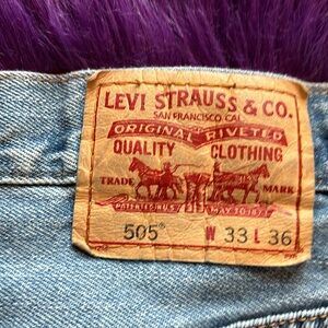 Levi’s Men Size 33 waist x 36 inseam Faded 505 Button/Zip Fly